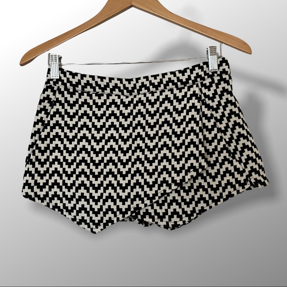 STRADIVARIUS TWEED COMBISHORT - WHITE